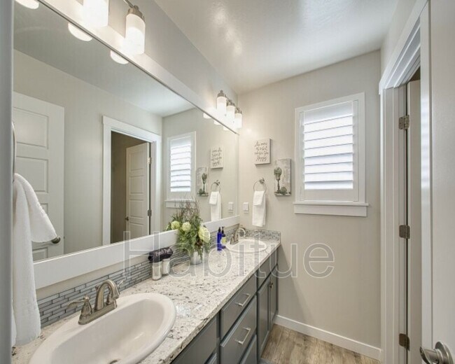 Building Photo - 3467 S Barletta Ave