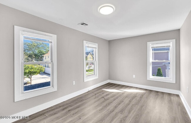 Building Photo - 700 Fifth Ave