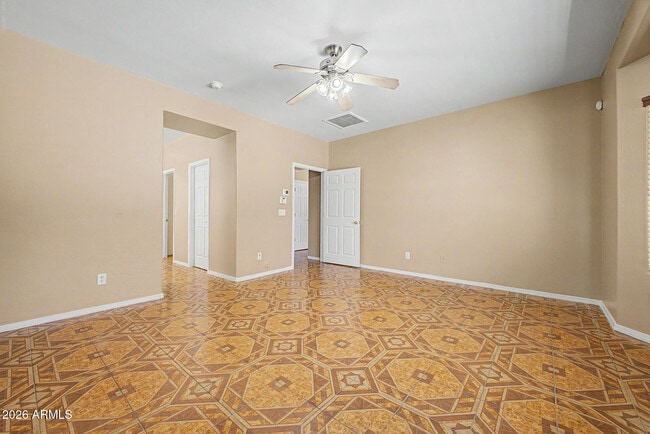 Building Photo - 5329 W La Salle St