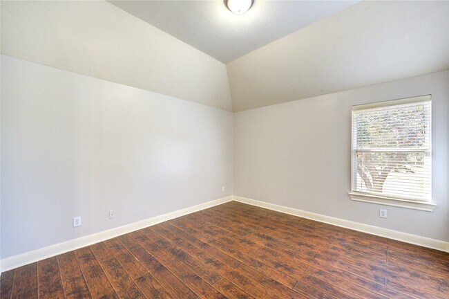 Building Photo - 9230 Hernshead Ln