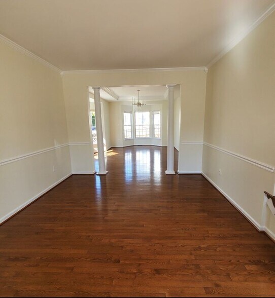 Building Photo - 3123 Sedgewick Dr