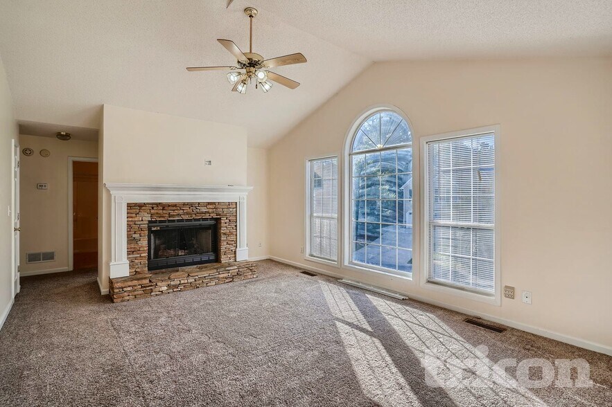 Building Photo - 4006 Cinnamon Fern Ln