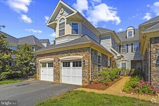 Building Photo - 13868 Greendale Dr