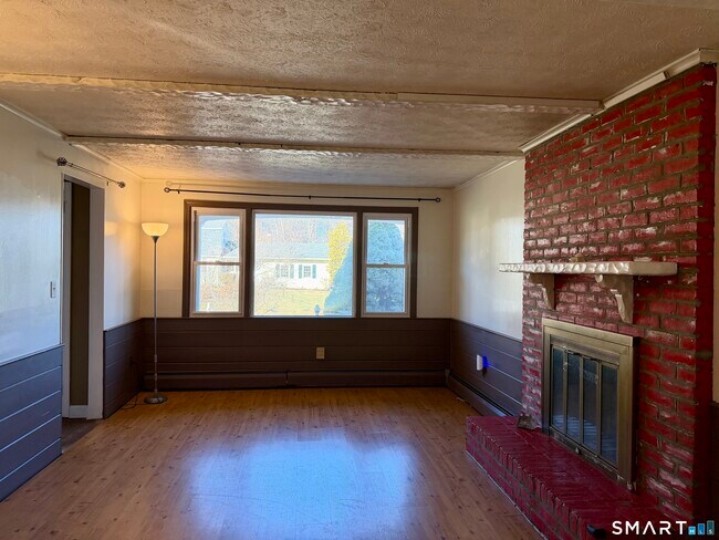 Building Photo - 44 Crabapple Rd