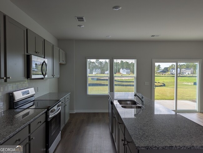 Building Photo - 115 Stillhouse Dr