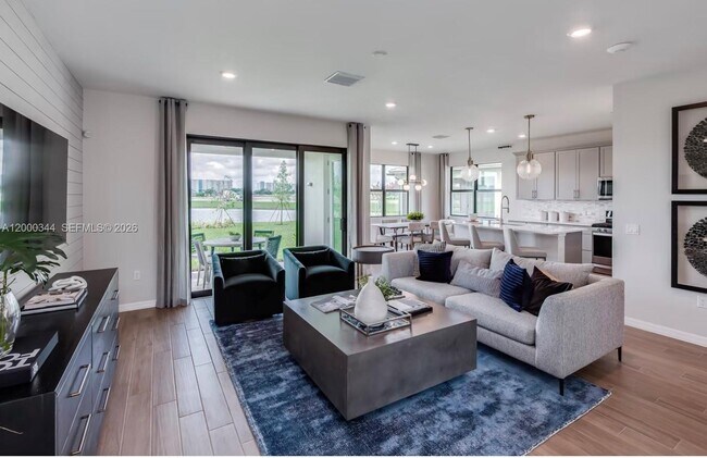 Building Photo - 2485 Primrose Pl