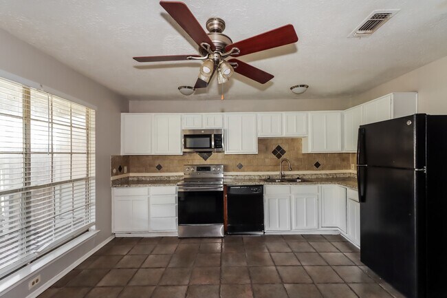 Building Photo - 13916 Bonnercrest Dr