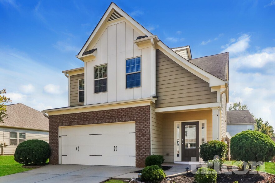 Primary Photo - 33 Berwick Way