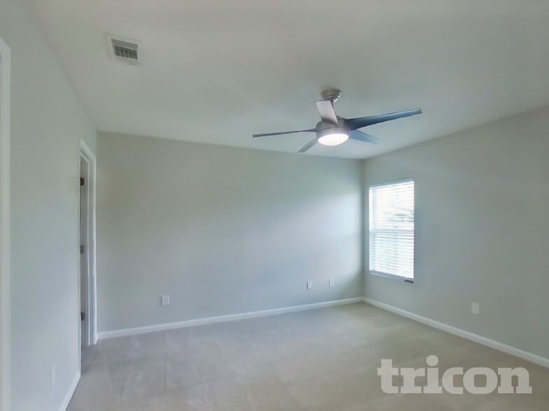 Building Photo - 12360 Anarania Dr