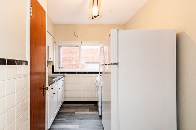 Building Photo - 6601 Devonshire Ave