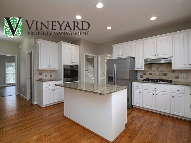 Building Photo - 255 Henson Way