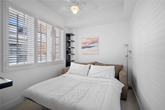 Building Photo - 19234 Fisher Island Dr