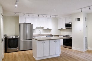 Building Photo - 4601 N Park Ave