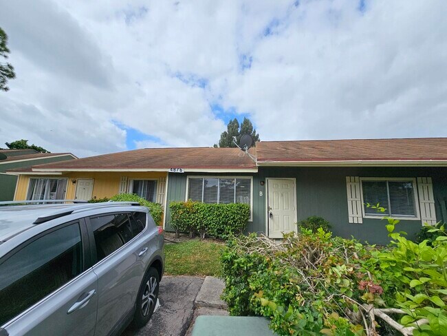 Building Photo - 4876 Orleans Ct