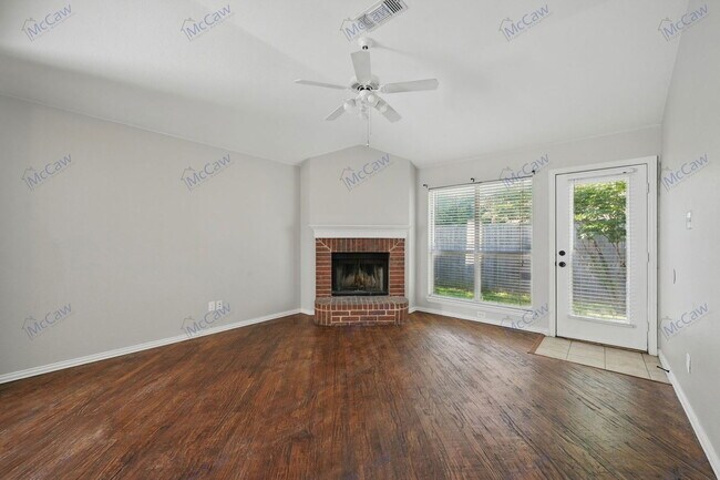 Building Photo - 1012 Waterview Dr