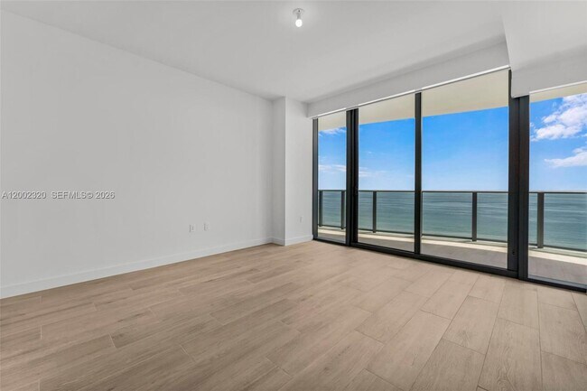 Building Photo - 900 N Ocean Blvd