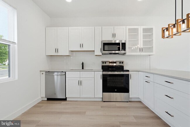 Building Photo - 96 Elderberry Dr