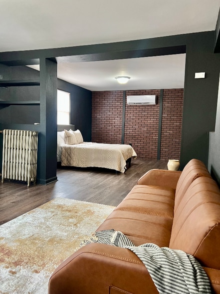 Primary Photo - 2810 Brattleboro Ave