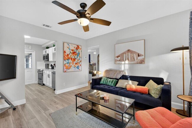 Building Photo - 2301 14th Ave N