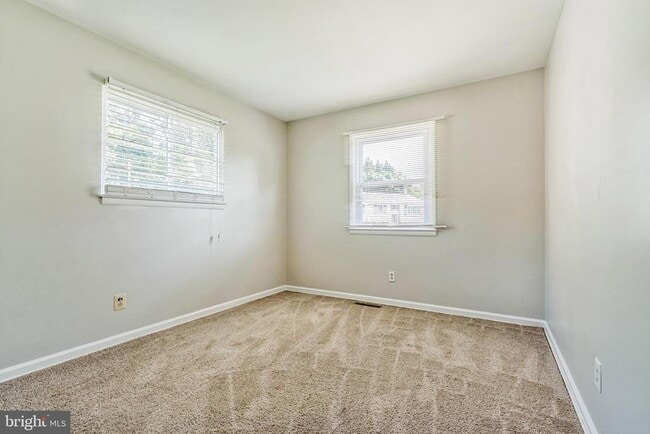 Building Photo - 1365 Rosanna Dr