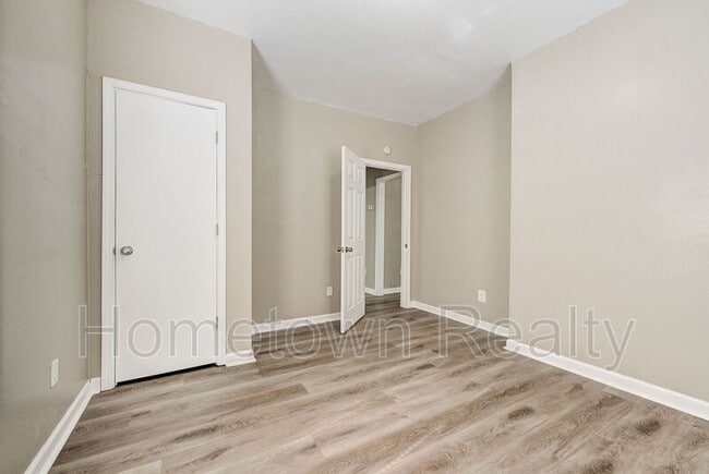 Building Photo - 2105 N Lottie Ave