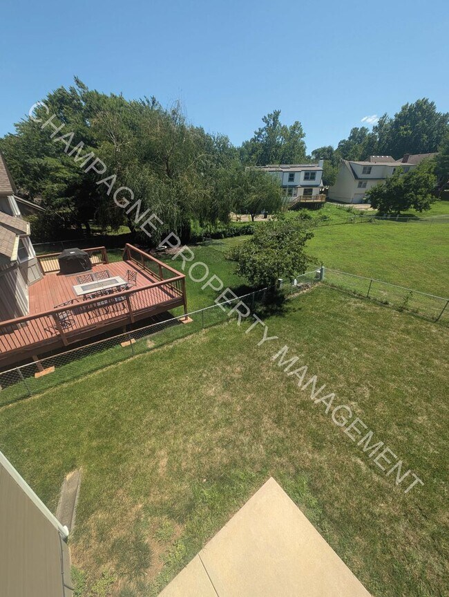 Building Photo - GORGEOUS LENEXA HOME FOR RENT - FLAT ROCK ...