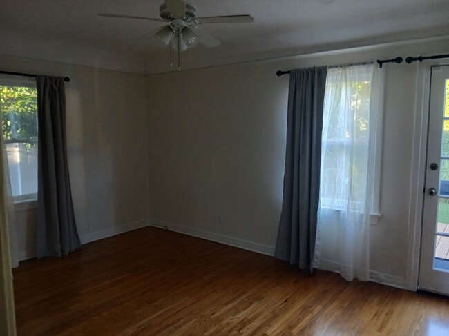 master bedroom - 618 N La Jolla Ave
