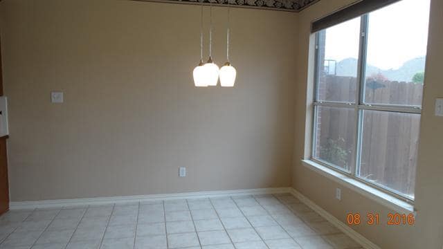 Building Photo - 8026 Palisades Dr
