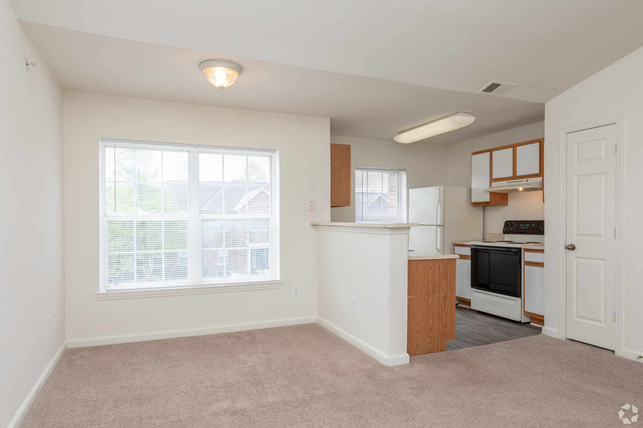 2BR, 2 BA - 1,025 SF - The Regency Apartment Homes