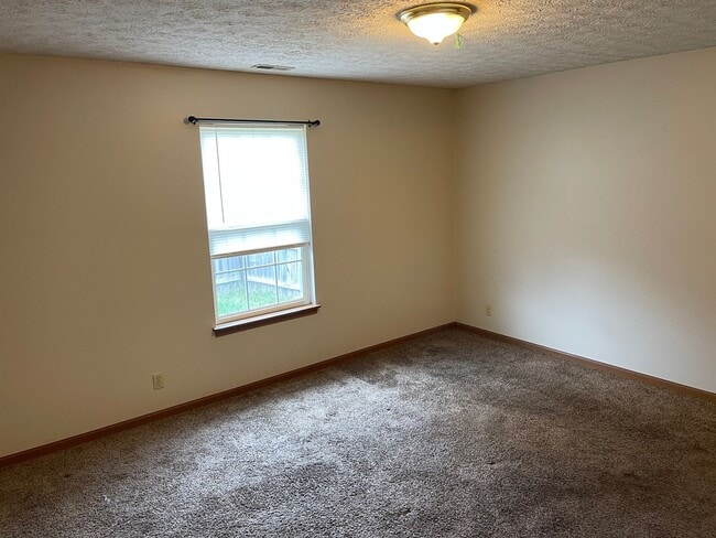 Building Photo - 3002 Butterfield Ct