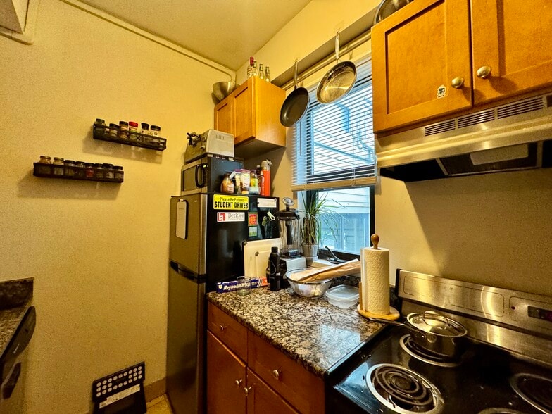 Building Photo - 12 Stoneholm St