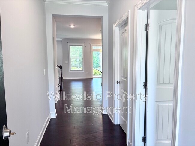 Building Photo - 1309 Little Hills Dr