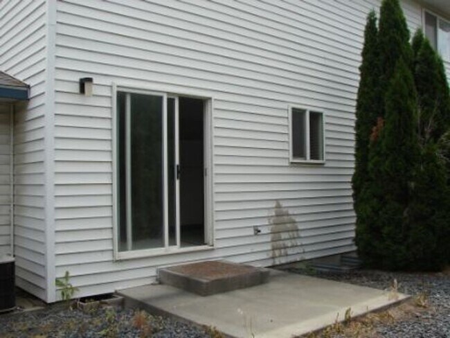 Building Photo - 1305-1307 Shaker Pl