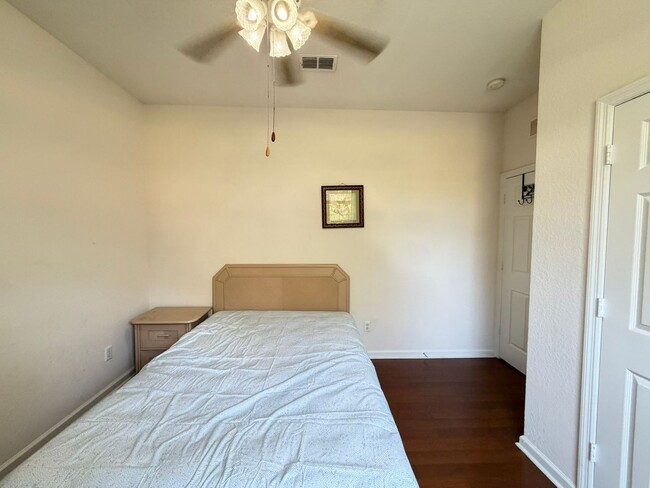 Building Photo - 6466 Cava Alta Dr