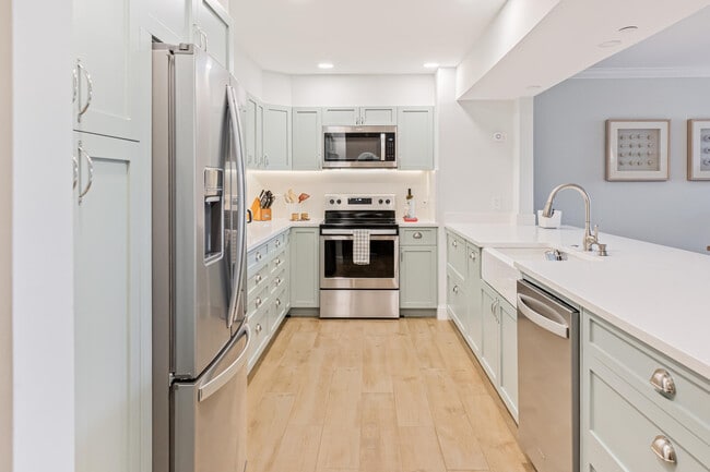 Building Photo - 4748 S Ocean Blvd