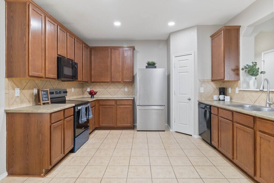 Building Photo - 3637 Double Diamond