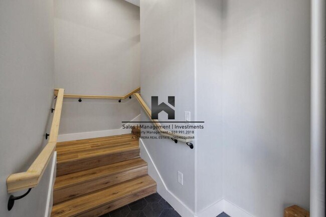 Building Photo - 151 S K St