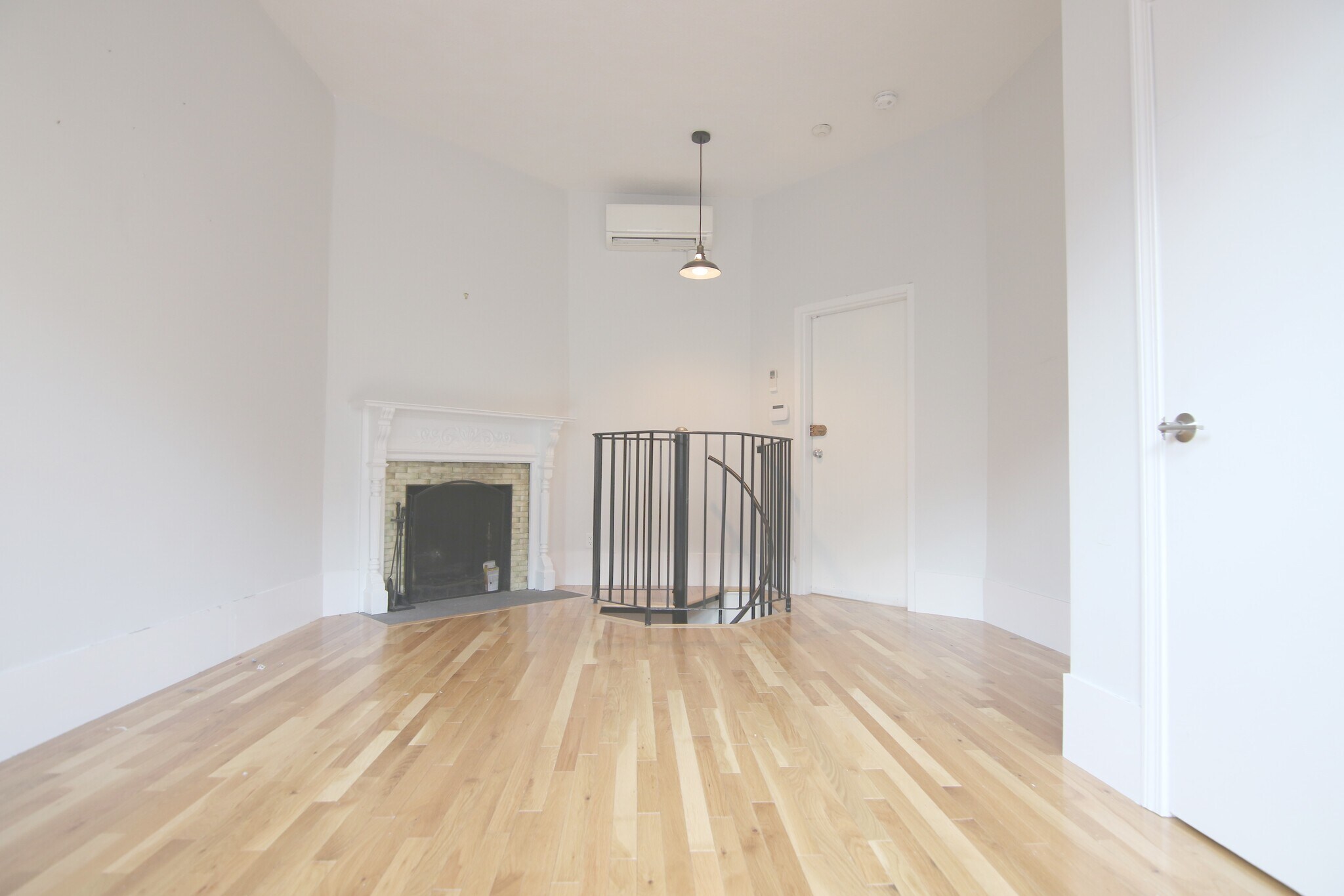 Building Photo - 99 Saint Botolph St