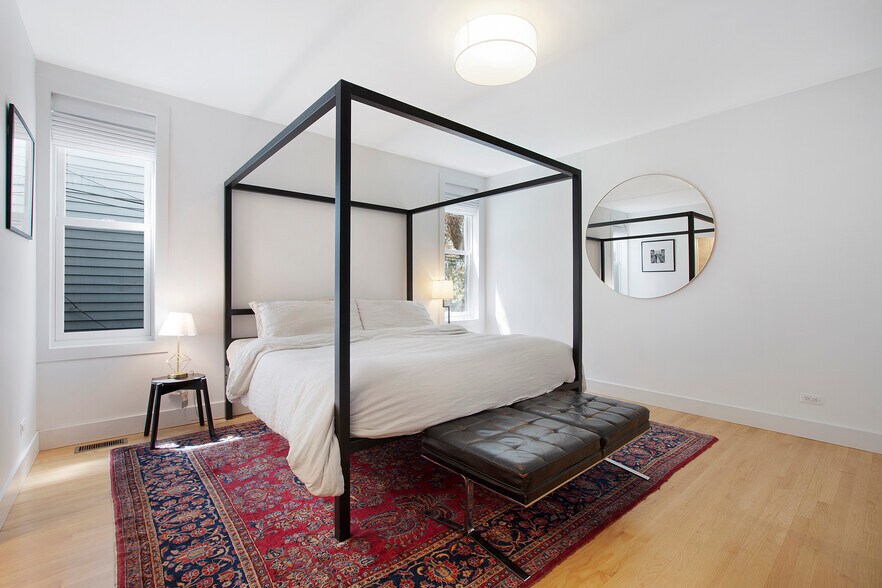 Building Photo - 4532 N Damen Ave