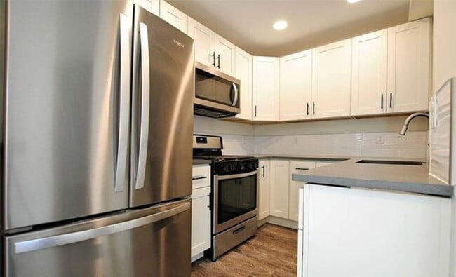 Building Photo - 114-116 38th St