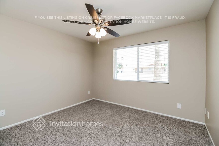 Building Photo - 1821 E La Donna Dr