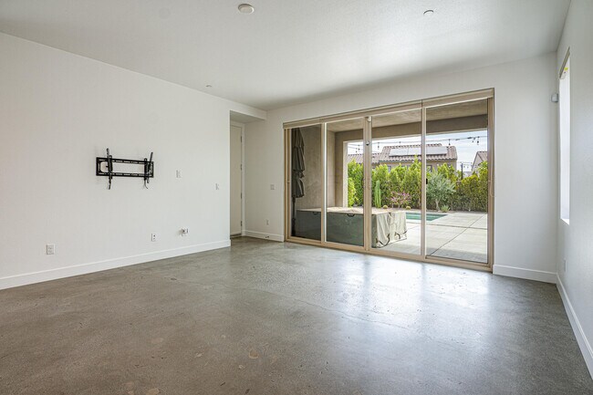 Building Photo - 35830 McCarthy St