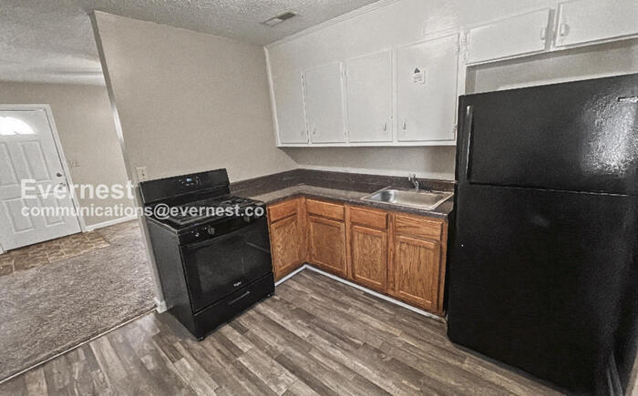 Building Photo - 1346 Vivian St SW