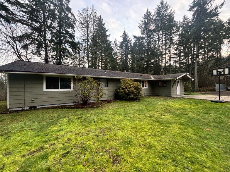 Building Photo - 4920 Gravelly Beach Rd NW