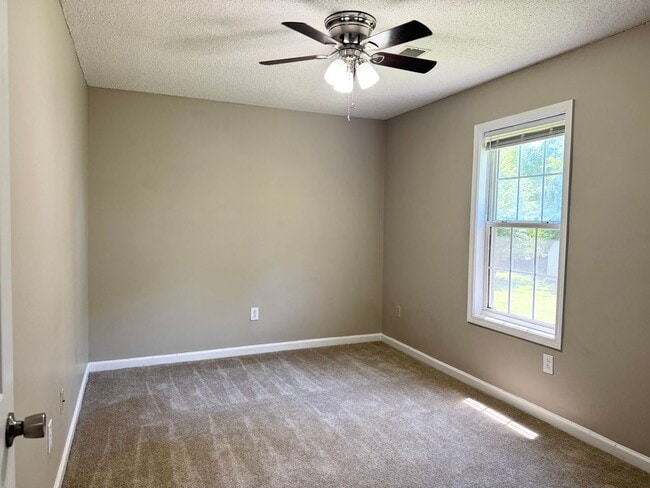 Building Photo - Two Story Home