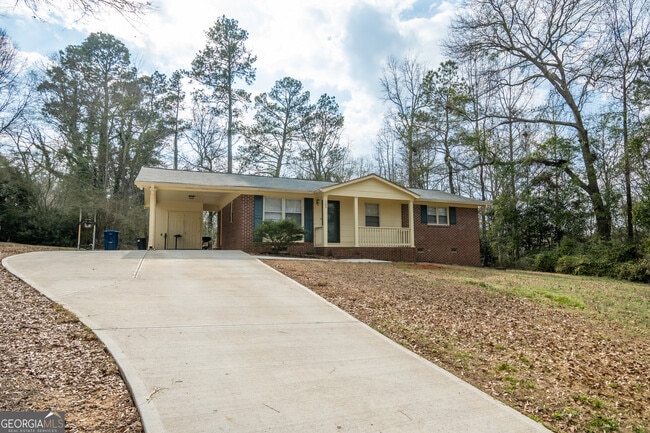 Building Photo - 105 Cedar Dr