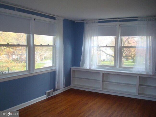 Building Photo - 1346 Faucett Dr