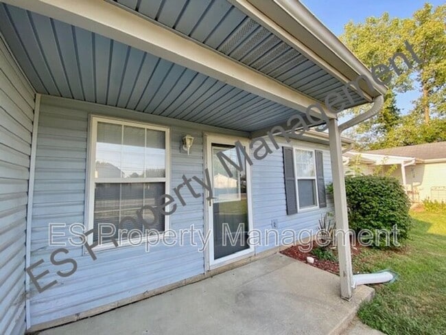 Building Photo - 4936 W Troy Ave