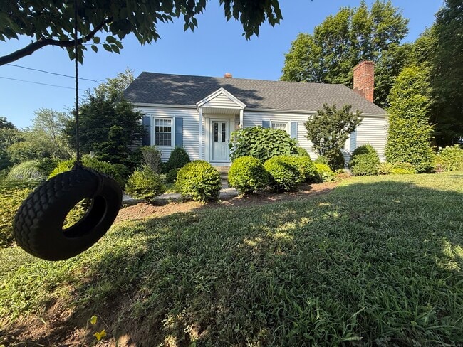 Building Photo - 111 Mill Hill Rd
