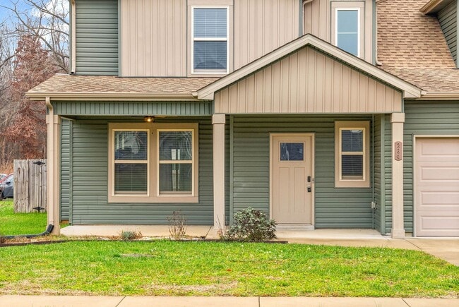 Building Photo - Beautiful 4 bedroom Pet Friendly Home For Rent!